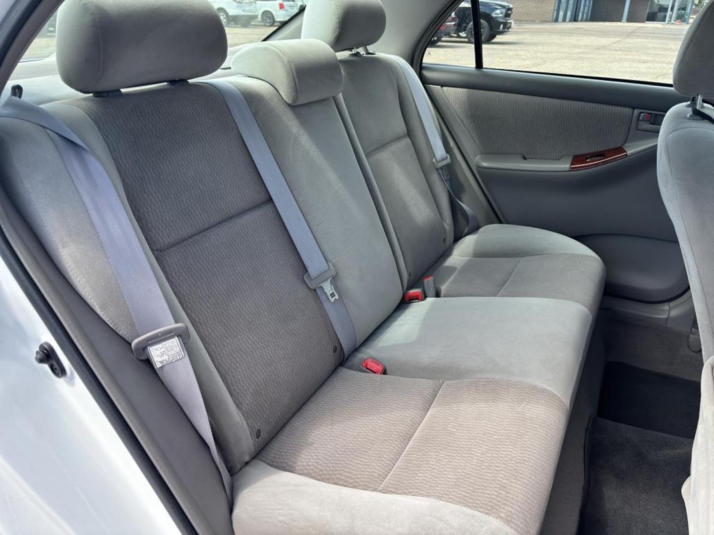 2007 WHITE Toyota Corolla CE (1NXBR32E97Z) with an 4 Cyl, 1.8L engine, Automatic transmission, located at 10890 W. Colfax Ave., Lakewood, CO, 80215, (303) 274-7692, 39.739914, -105.120132 - Photo#10