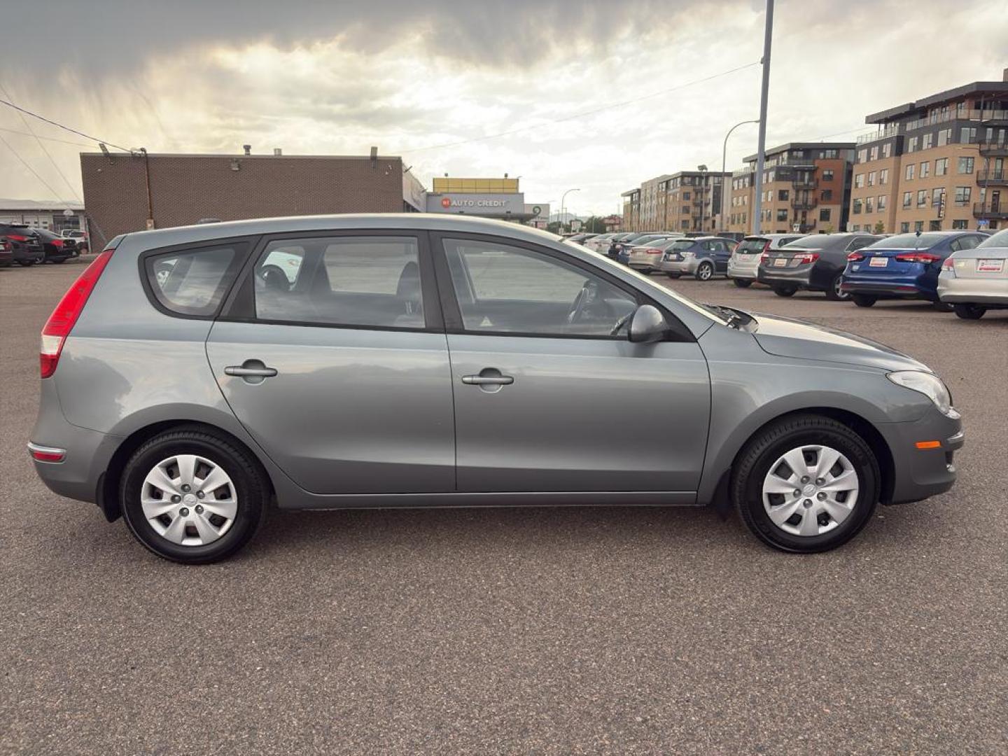 2011 GRAY Hyundai Elantra Touring SE MANUAL (KMHDB8AE1BU) with an 4 Cyl, 2.0L engine, Manual transmission, located at 10890 W. Colfax Ave., Lakewood, CO, 80215, (303) 274-7692, 39.739914, -105.120132 - Photo#3