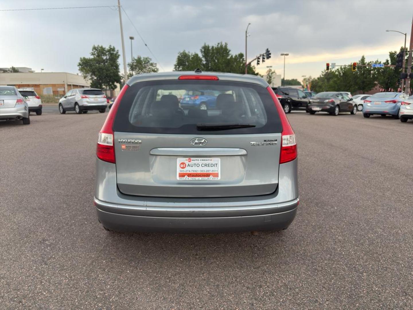 2011 GRAY Hyundai Elantra Touring SE MANUAL (KMHDB8AE1BU) with an 4 Cyl, 2.0L engine, Manual transmission, located at 10890 W. Colfax Ave., Lakewood, CO, 80215, (303) 274-7692, 39.739914, -105.120132 - Photo#5