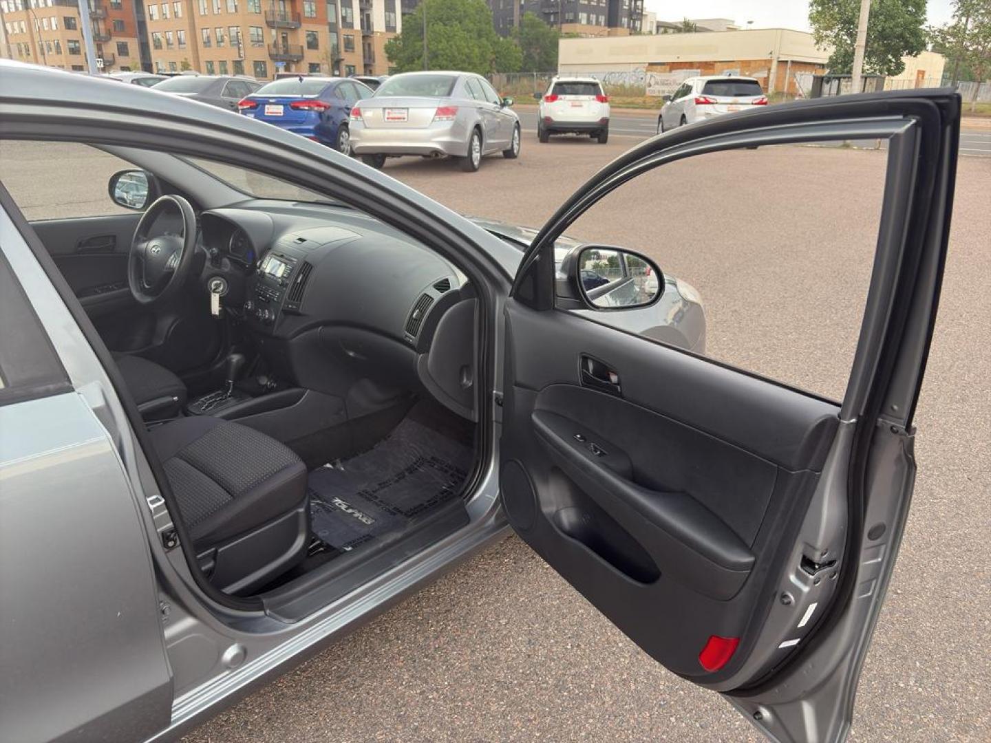 2011 GRAY Hyundai Elantra Touring SE MANUAL (KMHDB8AE1BU) with an 4 Cyl, 2.0L engine, Manual transmission, located at 10890 W. Colfax Ave., Lakewood, CO, 80215, (303) 274-7692, 39.739914, -105.120132 - Photo#8