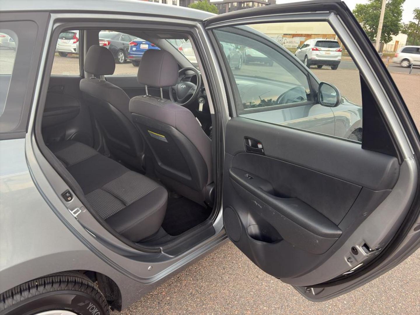 2011 GRAY Hyundai Elantra Touring SE MANUAL (KMHDB8AE1BU) with an 4 Cyl, 2.0L engine, Manual transmission, located at 10890 W. Colfax Ave., Lakewood, CO, 80215, (303) 274-7692, 39.739914, -105.120132 - Photo#10