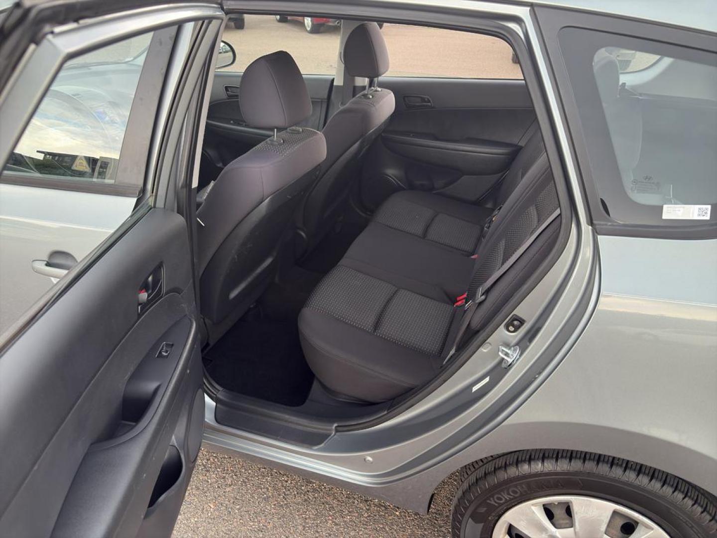 2011 GRAY Hyundai Elantra Touring SE MANUAL (KMHDB8AE1BU) with an 4 Cyl, 2.0L engine, Manual transmission, located at 10890 W. Colfax Ave., Lakewood, CO, 80215, (303) 274-7692, 39.739914, -105.120132 - Photo#12