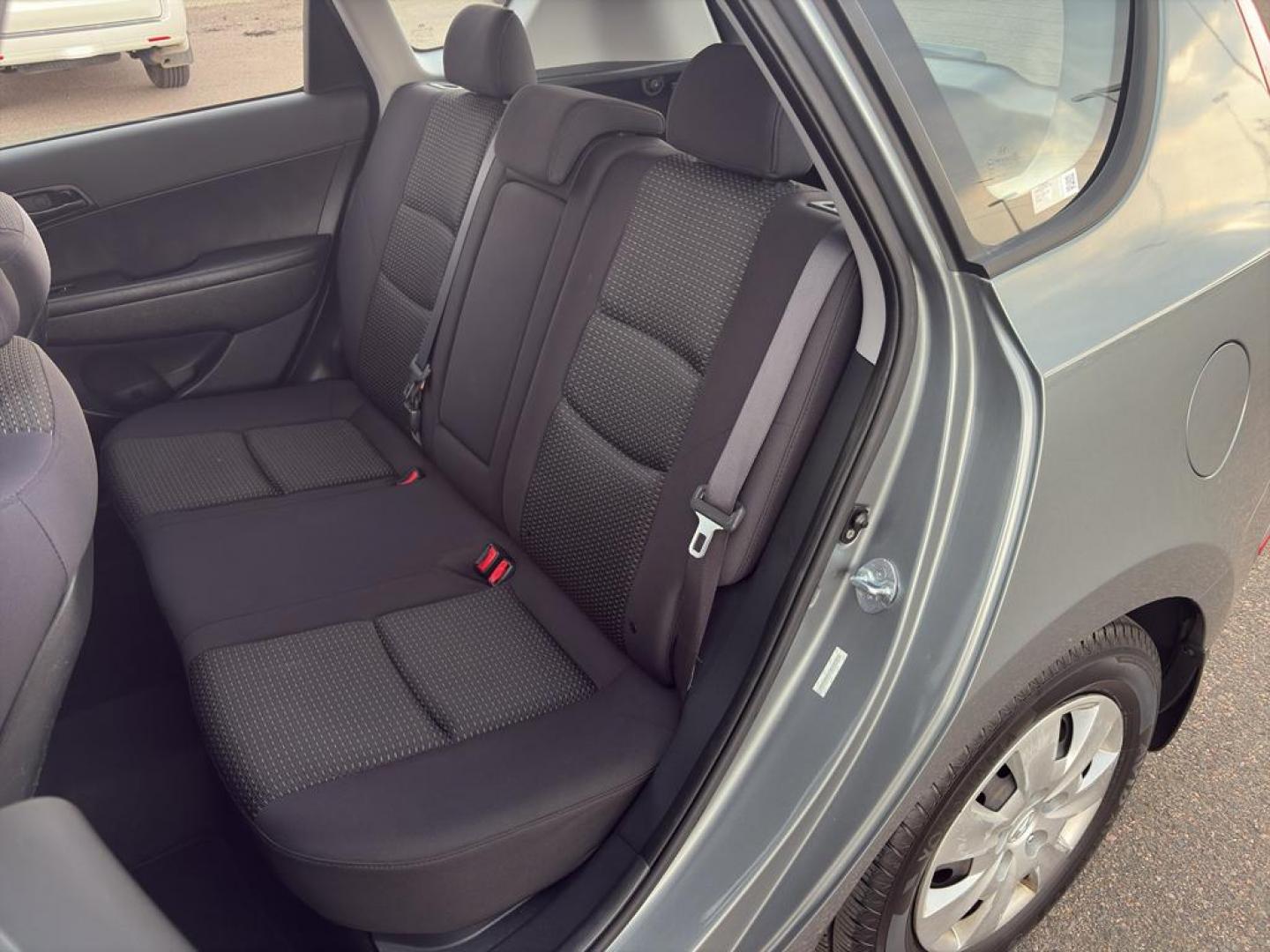 2011 GRAY Hyundai Elantra Touring SE MANUAL (KMHDB8AE1BU) with an 4 Cyl, 2.0L engine, Manual transmission, located at 10890 W. Colfax Ave., Lakewood, CO, 80215, (303) 274-7692, 39.739914, -105.120132 - Photo#13