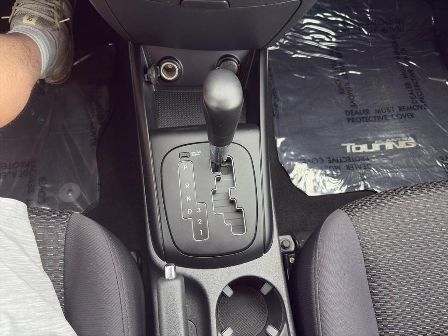 2011 GRAY Hyundai Elantra Touring SE MANUAL (KMHDB8AE1BU) with an 4 Cyl, 2.0L engine, Manual transmission, located at 10890 W. Colfax Ave., Lakewood, CO, 80215, (303) 274-7692, 39.739914, -105.120132 - Photo#17