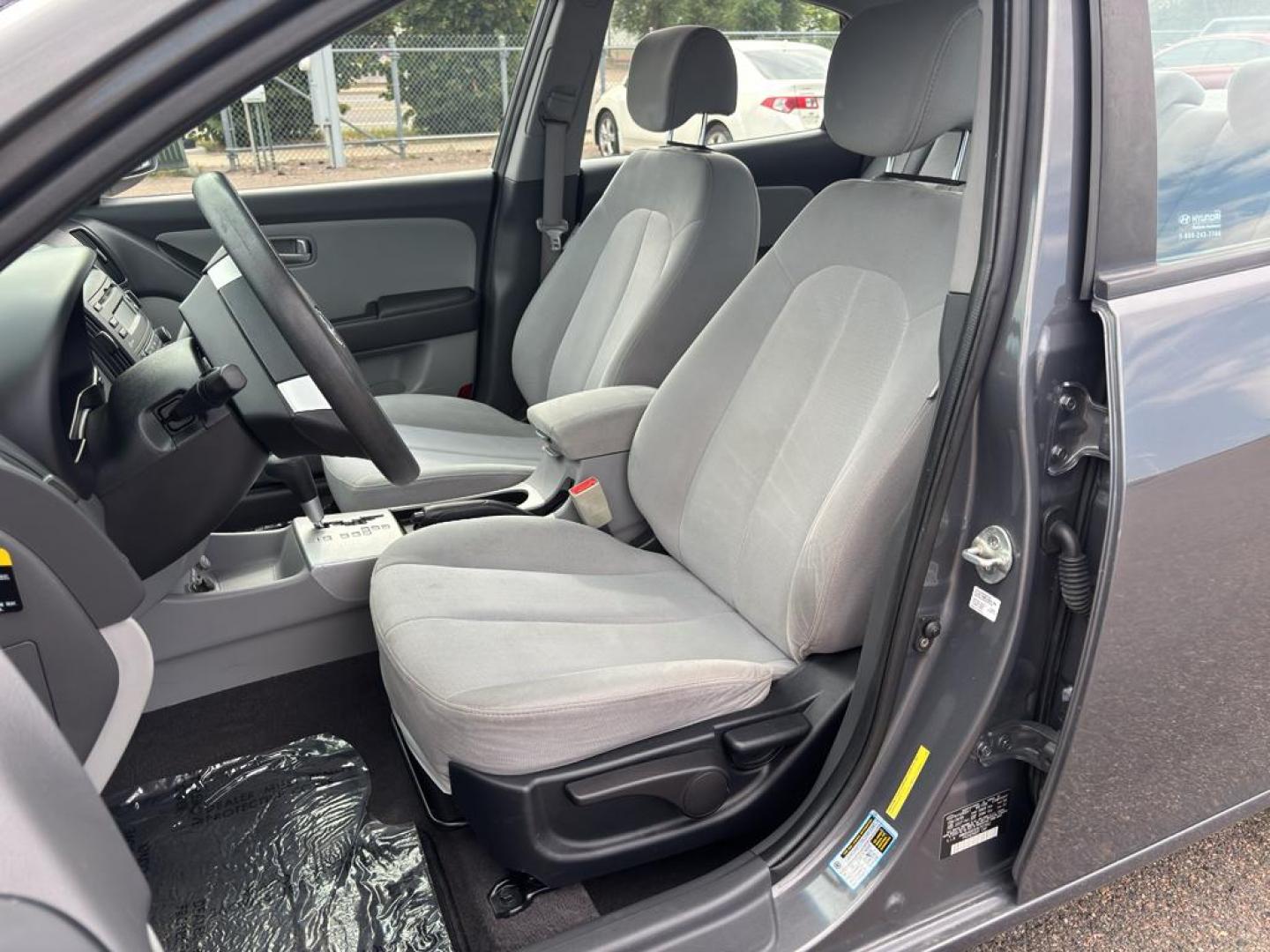 2009 GRAY Hyundai Elantra GLS (KMHDU46D69U) with an 4 Cyl, 2.0L engine, Automatic transmission, located at 10890 W. Colfax Ave., Lakewood, CO, 80215, (303) 274-7692, 39.739914, -105.120132 - Photo#13