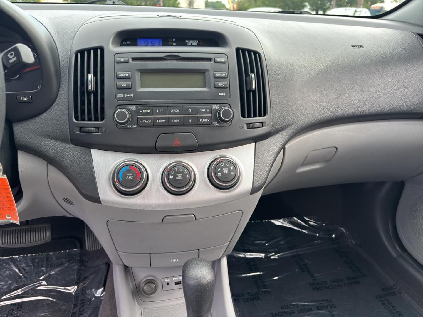 2009 GRAY Hyundai Elantra GLS (KMHDU46D69U) with an 4 Cyl, 2.0L engine, Automatic transmission, located at 10890 W. Colfax Ave., Lakewood, CO, 80215, (303) 274-7692, 39.739914, -105.120132 - Photo#14
