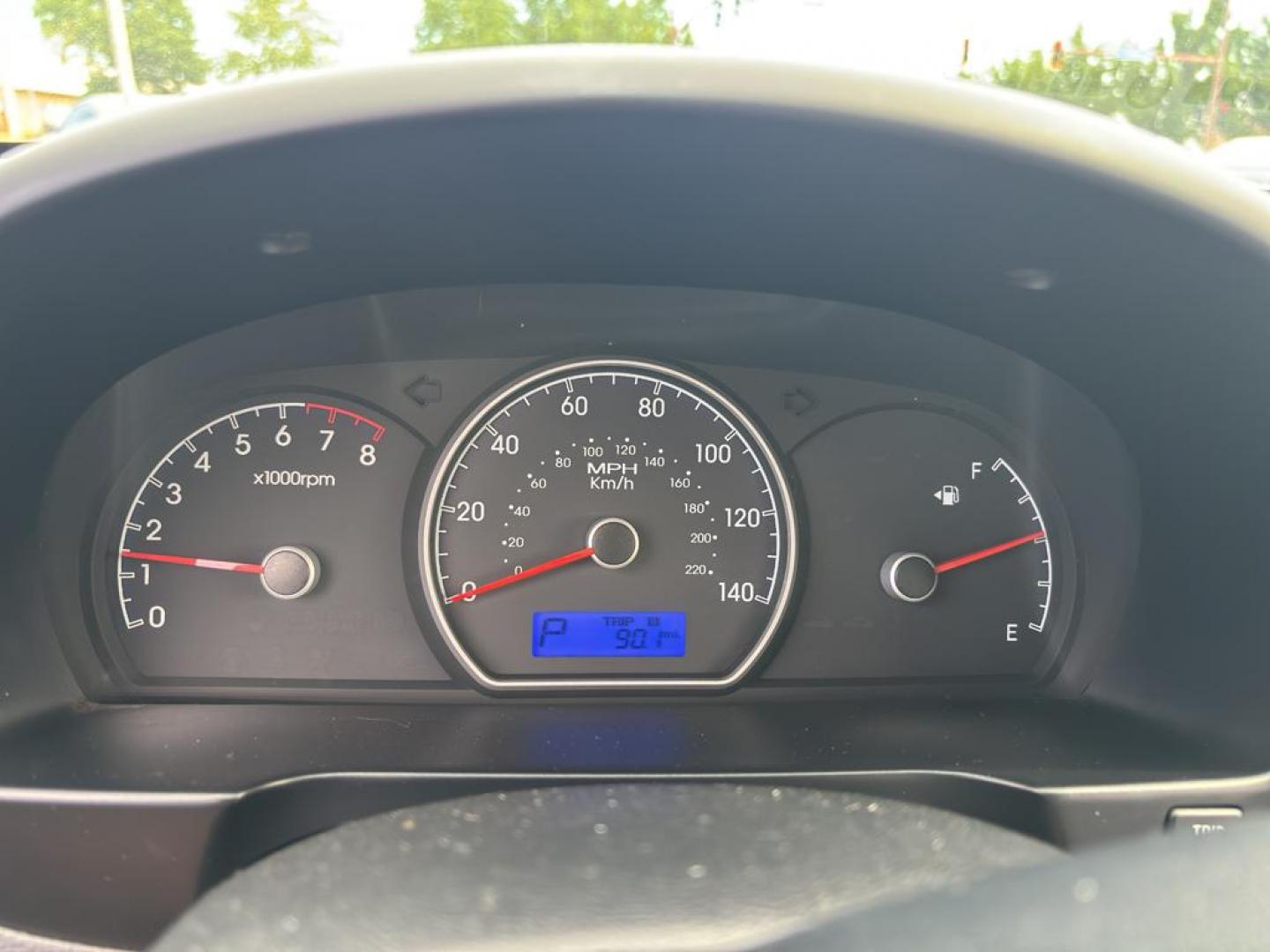 2009 GRAY Hyundai Elantra GLS (KMHDU46D69U) with an 4 Cyl, 2.0L engine, Automatic transmission, located at 10890 W. Colfax Ave., Lakewood, CO, 80215, (303) 274-7692, 39.739914, -105.120132 - Photo#15