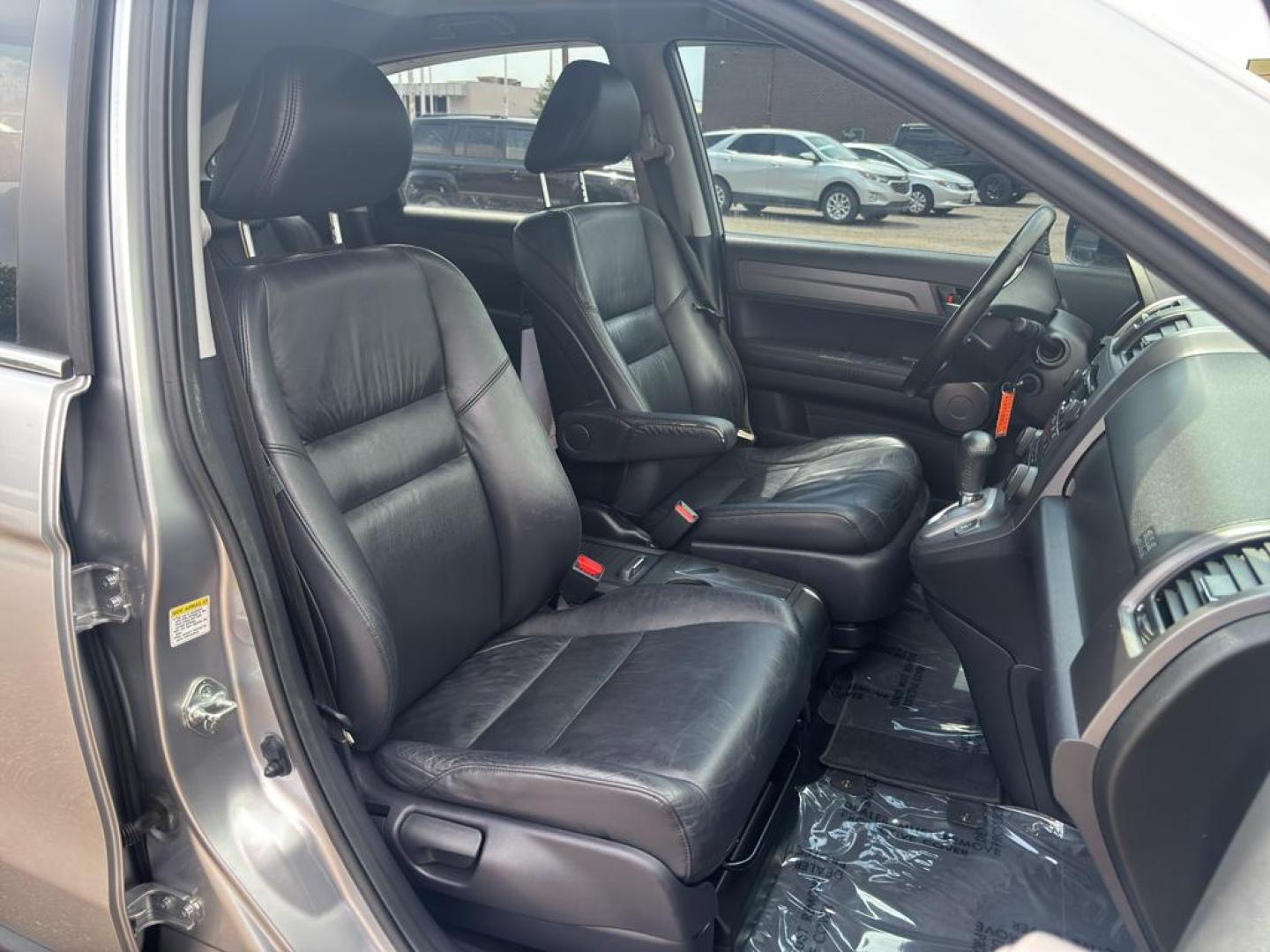 2008 SILVER Honda CR-V EX-L (JHLRE48708C) with an 4 Cyl, 2.4L engine, Automatic transmission, located at 10890 W. Colfax Ave., Lakewood, CO, 80215, (303) 274-7692, 39.739914, -105.120132 - Photo#8