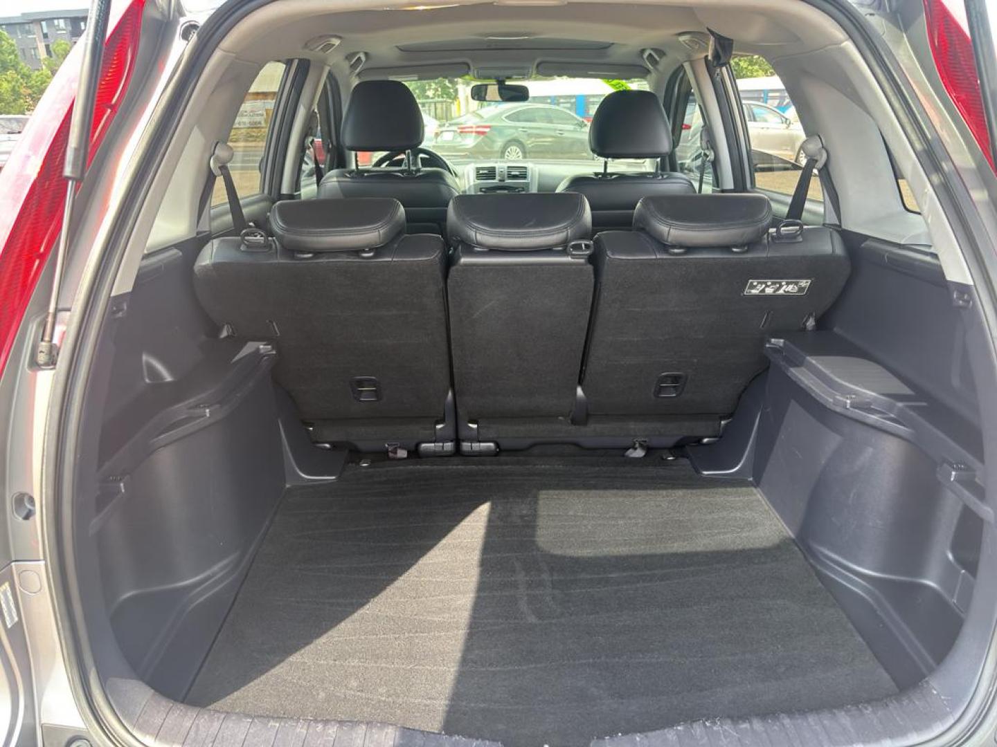 2008 SILVER Honda CR-V EX-L (JHLRE48708C) with an 4 Cyl, 2.4L engine, Automatic transmission, located at 10890 W. Colfax Ave., Lakewood, CO, 80215, (303) 274-7692, 39.739914, -105.120132 - Photo#11