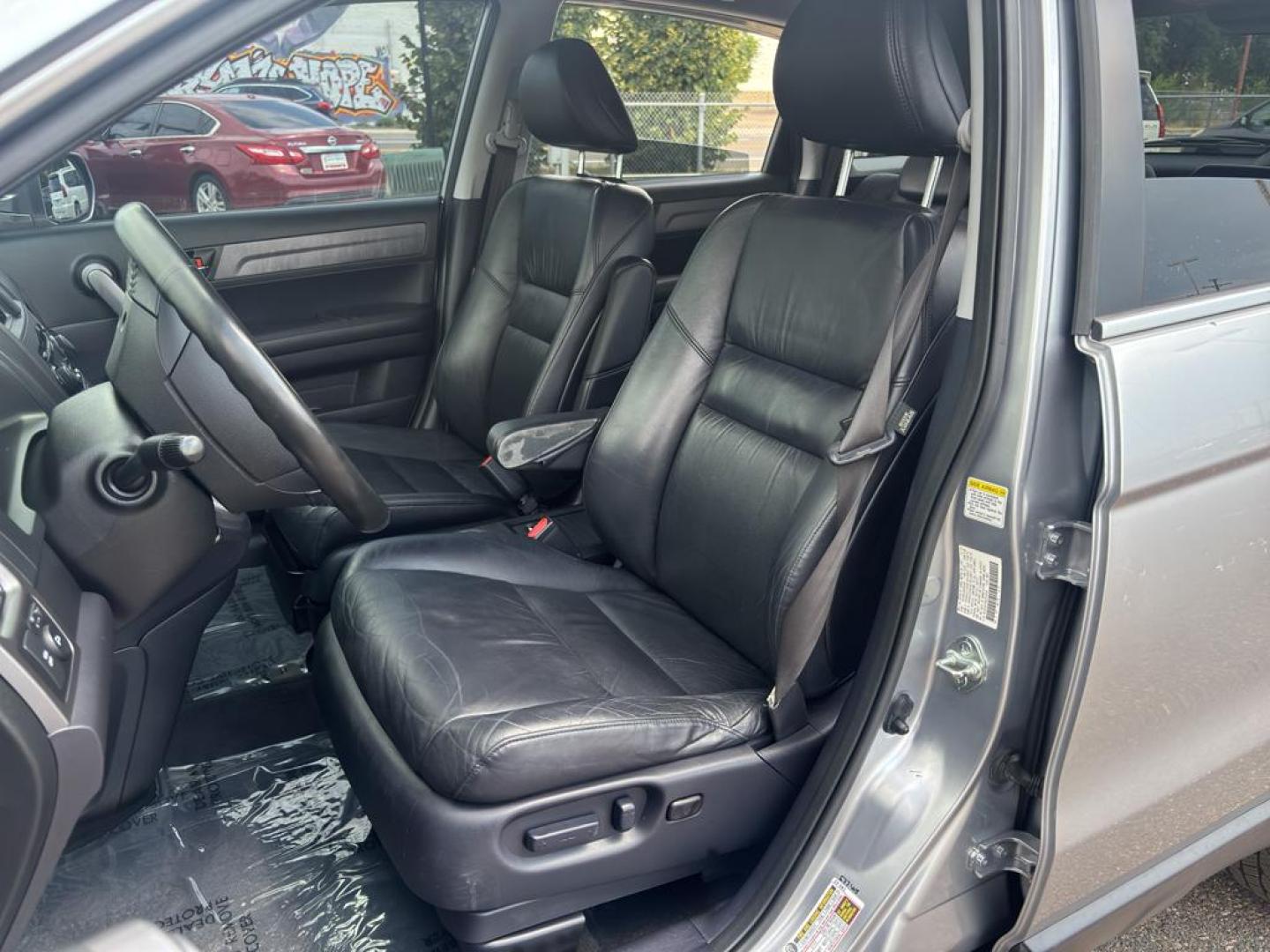 2008 SILVER Honda CR-V EX-L (JHLRE48708C) with an 4 Cyl, 2.4L engine, Automatic transmission, located at 10890 W. Colfax Ave., Lakewood, CO, 80215, (303) 274-7692, 39.739914, -105.120132 - Photo#15
