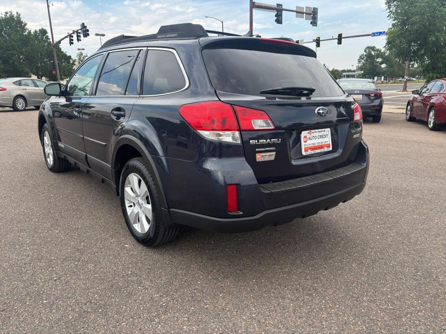 2012 BLUE Subaru Outback 2.5i Limited (4S4BRBKC9C3) with an 4 Cyl, 2.5L engine, Automatic transmission, located at 10890 W. Colfax Ave., Lakewood, CO, 80215, (303) 274-7692, 39.739914, -105.120132 - Photo#5