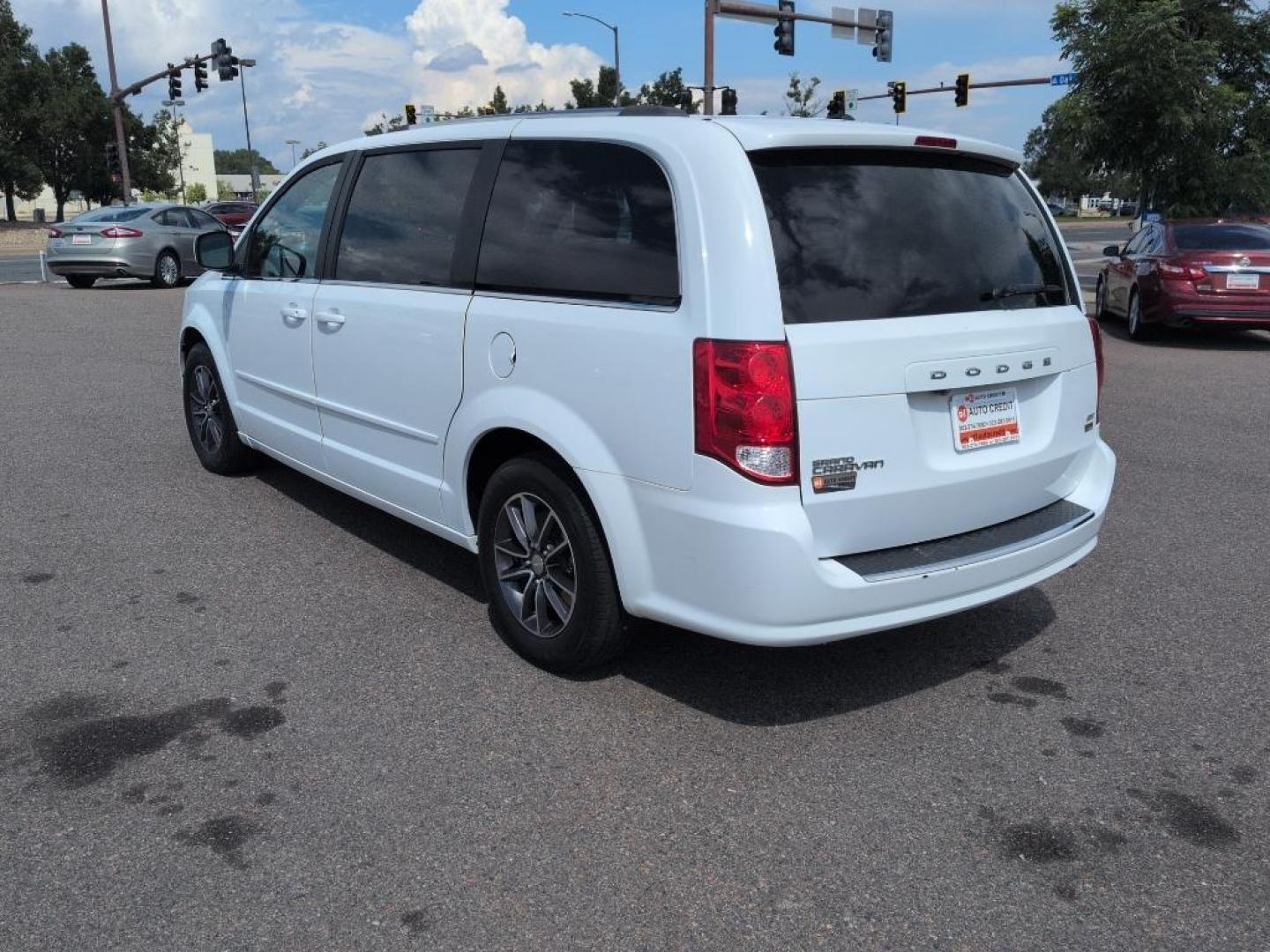 2017 WHITE Dodge Grand Caravan SXT (2C4RDGCG2HR) with an V6, 3.6L engine, Automatic transmission, located at 10890 W. Colfax Ave., Lakewood, CO, 80215, (303) 274-7692, 39.739914, -105.120132 - Photo#6