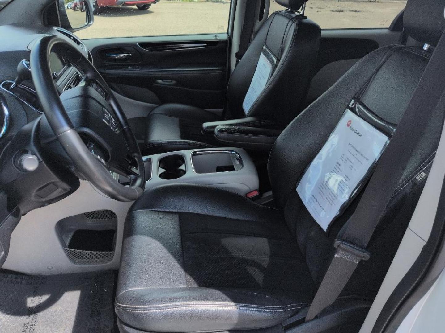 2017 WHITE Dodge Grand Caravan SXT (2C4RDGCG2HR) with an V6, 3.6L engine, Automatic transmission, located at 10890 W. Colfax Ave., Lakewood, CO, 80215, (303) 274-7692, 39.739914, -105.120132 - Photo#9