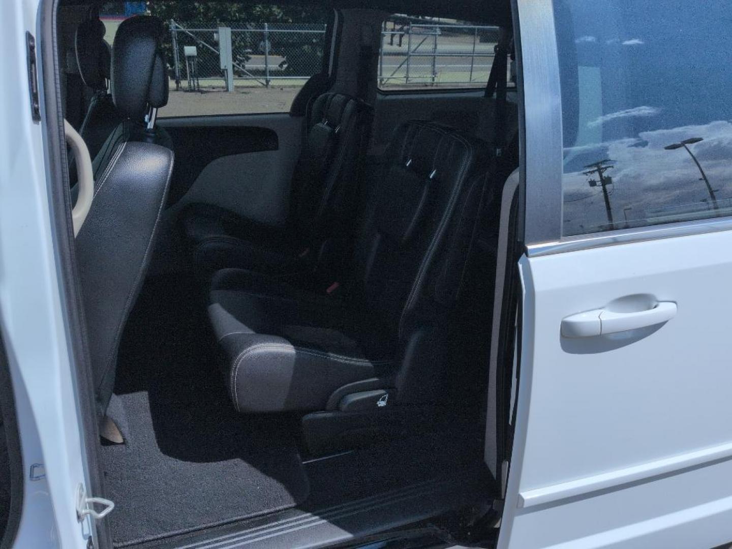 2017 WHITE Dodge Grand Caravan SXT (2C4RDGCG2HR) with an V6, 3.6L engine, Automatic transmission, located at 10890 W. Colfax Ave., Lakewood, CO, 80215, (303) 274-7692, 39.739914, -105.120132 - Photo#16