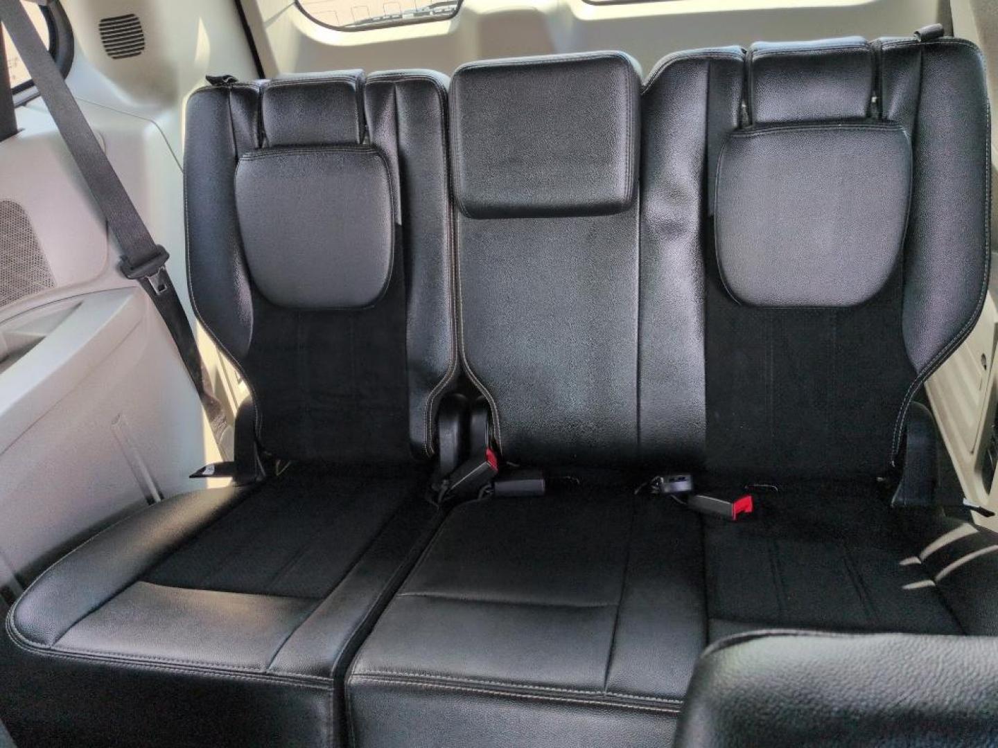 2017 WHITE Dodge Grand Caravan SXT (2C4RDGCG2HR) with an V6, 3.6L engine, Automatic transmission, located at 10890 W. Colfax Ave., Lakewood, CO, 80215, (303) 274-7692, 39.739914, -105.120132 - Photo#18