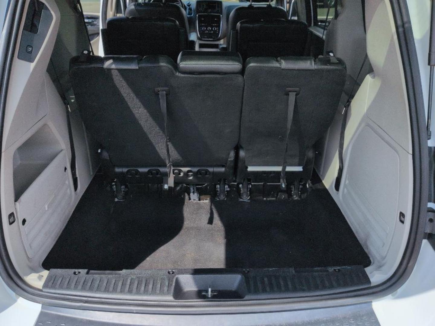 2017 WHITE Dodge Grand Caravan SXT (2C4RDGCG2HR) with an V6, 3.6L engine, Automatic transmission, located at 10890 W. Colfax Ave., Lakewood, CO, 80215, (303) 274-7692, 39.739914, -105.120132 - Photo#22