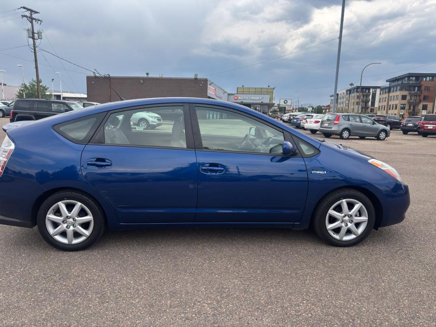 2009 BLUE Toyota Prius 4-DOOR LIFTBACK (JTDKB20U997) with an 4 Cyl, 1.5L engine, Automatic transmission, located at 10890 W. Colfax Ave., Lakewood, CO, 80215, (303) 274-7692, 39.739914, -105.120132 - Photo#2