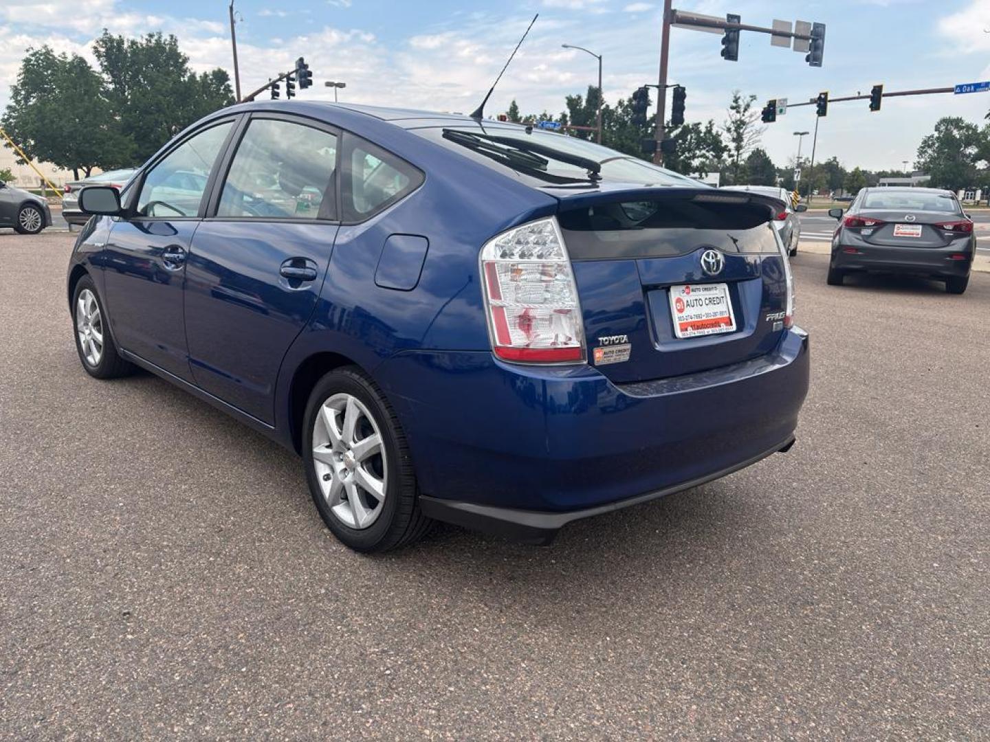 2009 BLUE Toyota Prius 4-DOOR LIFTBACK (JTDKB20U997) with an 4 Cyl, 1.5L engine, Automatic transmission, located at 10890 W. Colfax Ave., Lakewood, CO, 80215, (303) 274-7692, 39.739914, -105.120132 - Photo#5