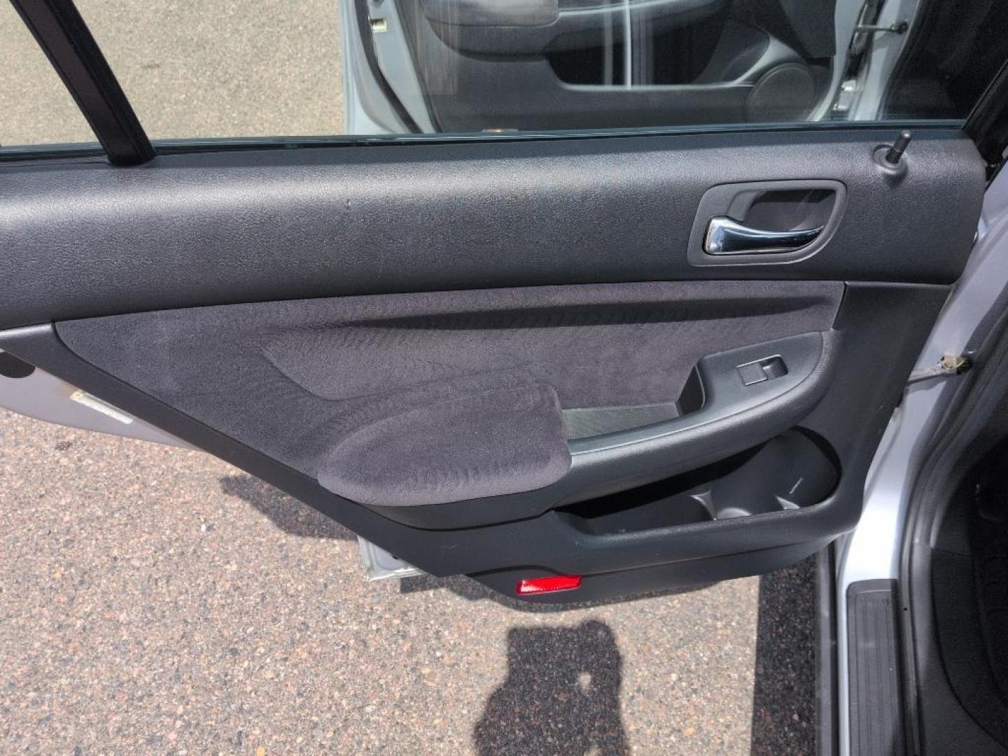 2003 GRAY Honda Accord LX (JHMCM56313C) with an 4 Cyl, 2.4L engine, Automatic transmission, located at 10890 W. Colfax Ave., Lakewood, CO, 80215, (303) 274-7692, 39.739914, -105.120132 - Photo#15