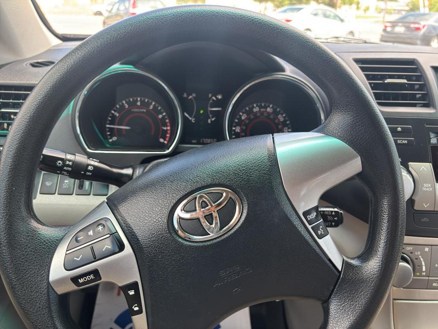 2012 GRAY Toyota Highlander SE (5TDBK3EHXCS) with an V6, 3.5L engine, Automatic transmission, located at 10890 W. Colfax Ave., Lakewood, CO, 80215, (303) 274-7692, 39.739914, -105.120132 - Photo#17