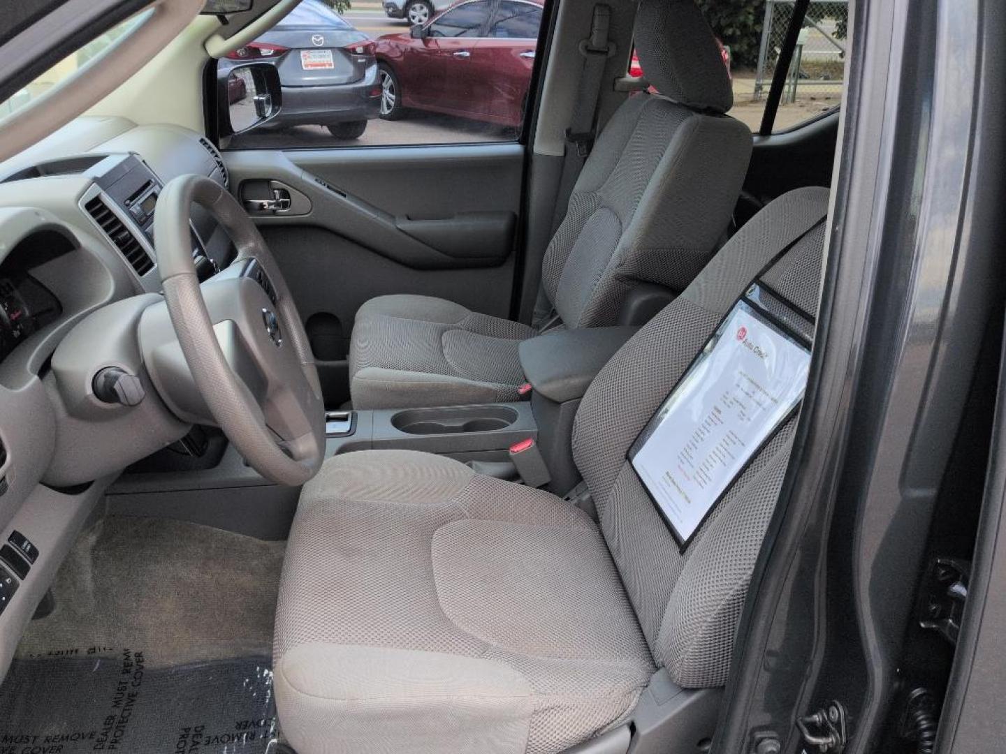 2011 GRAY Nissan Frontier SL CREW CAB 4WD (1N6AD0EV2BC) with an V6, 4.0L engine, Automatic transmission, located at 10890 W. Colfax Ave., Lakewood, CO, 80215, (303) 274-7692, 39.739914, -105.120132 - Photo#11