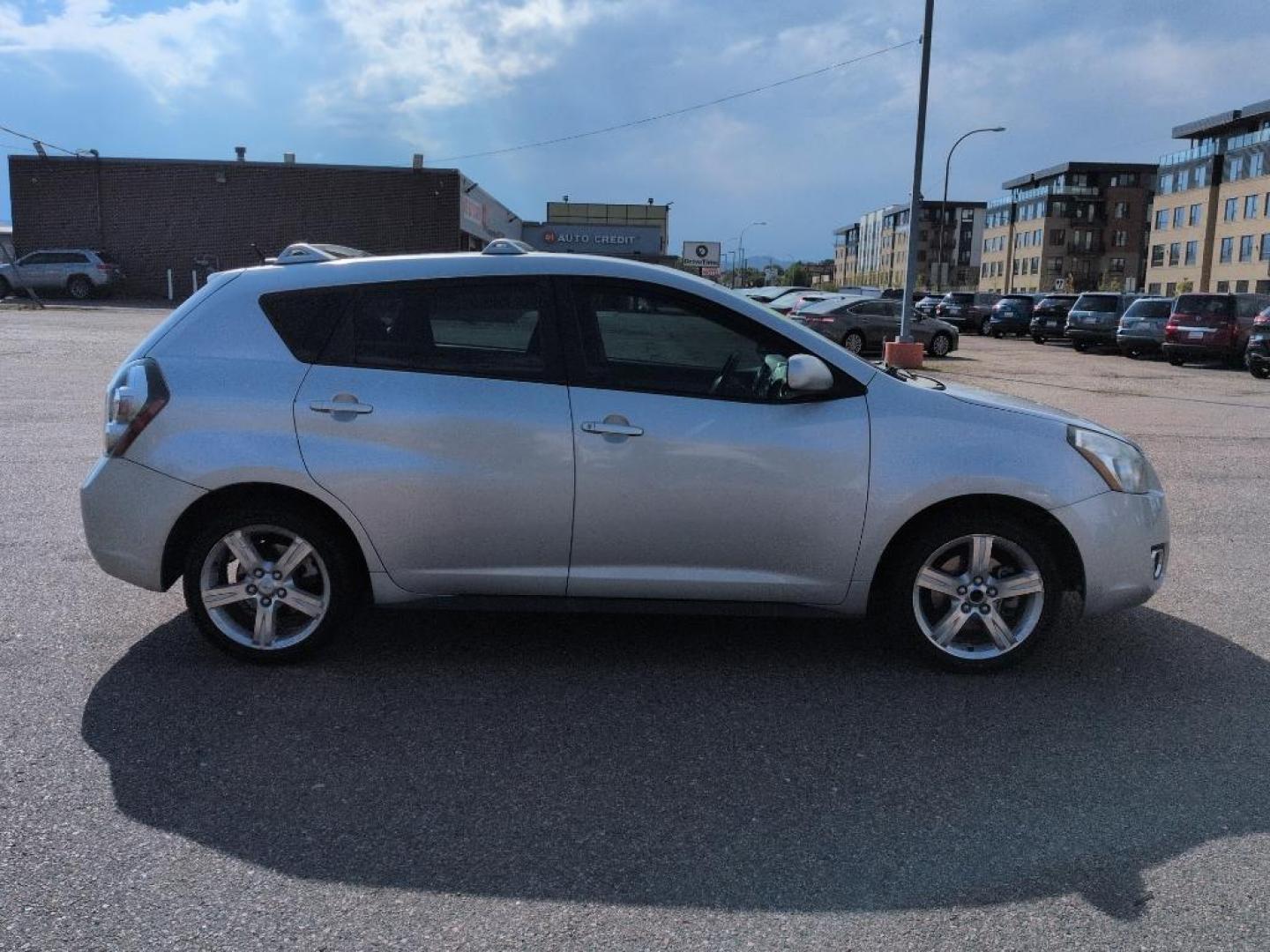 2009 SILVER Pontiac Vibe Base (5Y2SM67089Z) with an 4 Cyl, 2.4L engine, Automatic transmission, located at 10890 W. Colfax Ave., Lakewood, CO, 80215, (303) 274-7692, 39.739914, -105.120132 - Photo#3