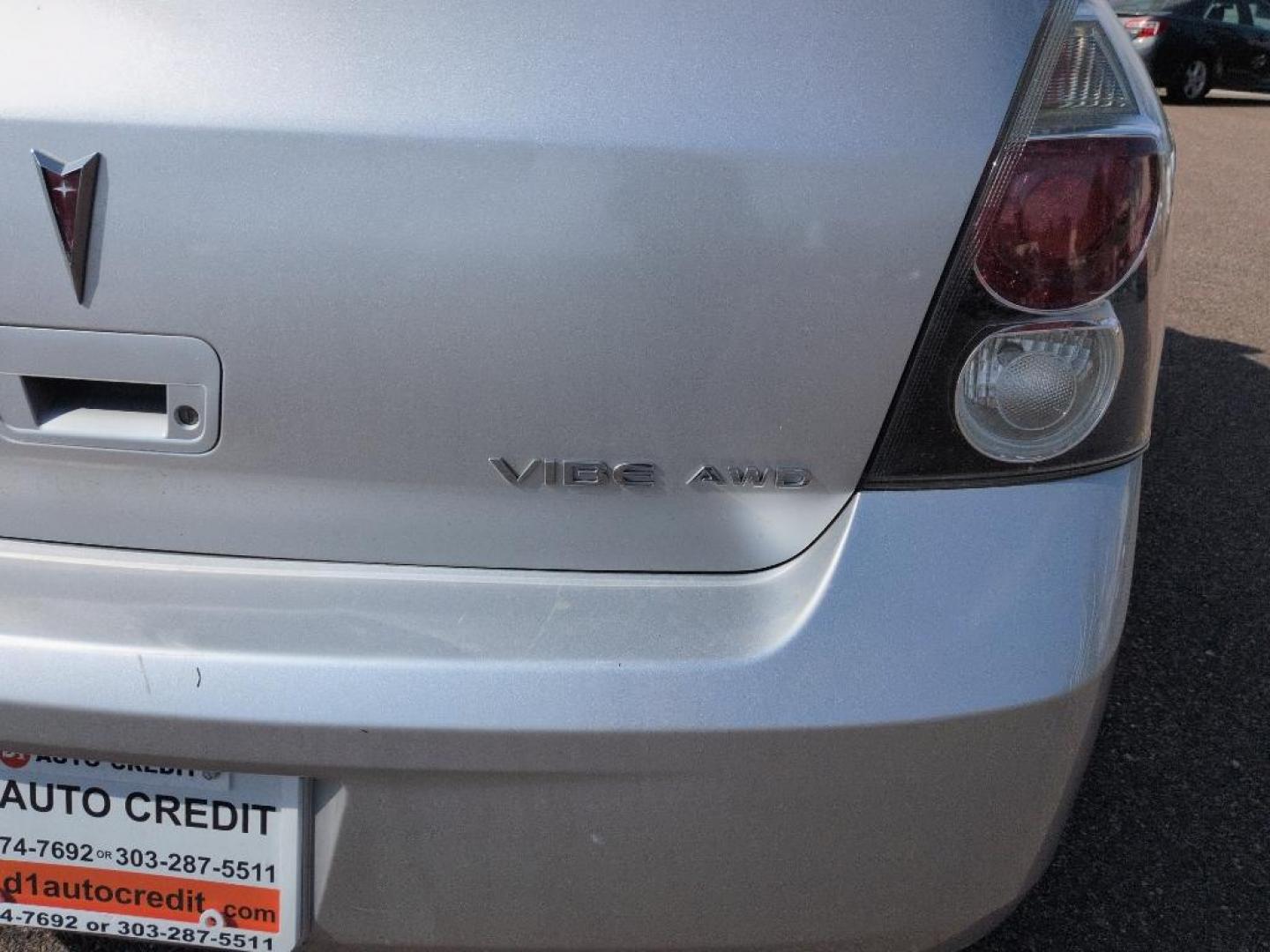 2009 SILVER Pontiac Vibe Base (5Y2SM67089Z) with an 4 Cyl, 2.4L engine, Automatic transmission, located at 10890 W. Colfax Ave., Lakewood, CO, 80215, (303) 274-7692, 39.739914, -105.120132 - Photo#5