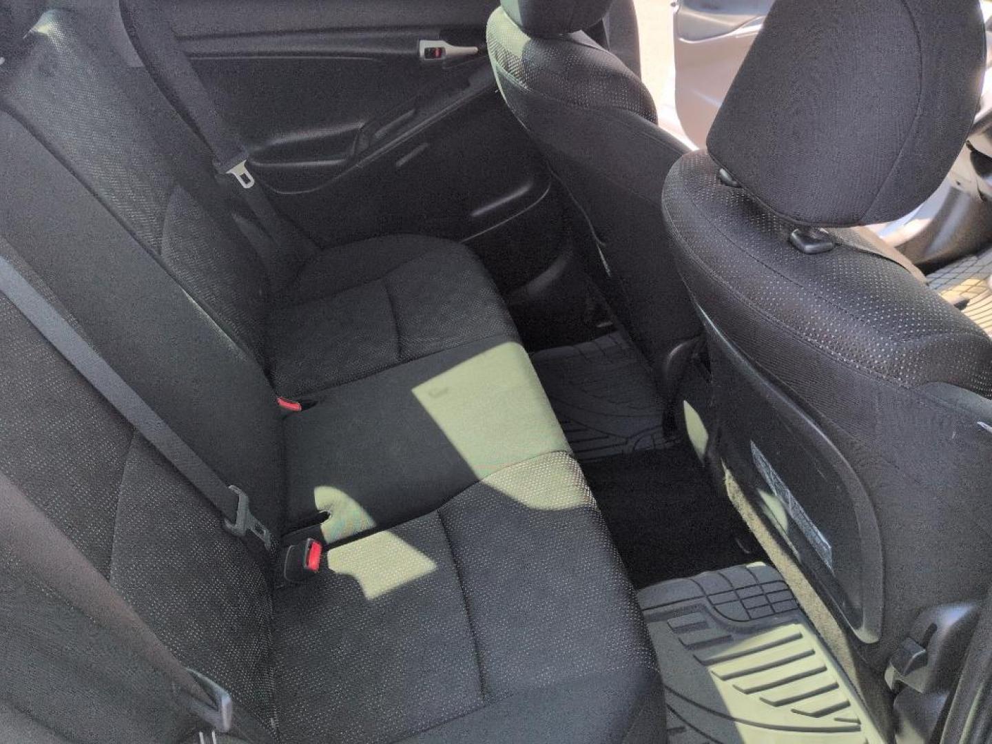 2009 SILVER Pontiac Vibe Base (5Y2SM67089Z) with an 4 Cyl, 2.4L engine, Automatic transmission, located at 10890 W. Colfax Ave., Lakewood, CO, 80215, (303) 274-7692, 39.739914, -105.120132 - Photo#20
