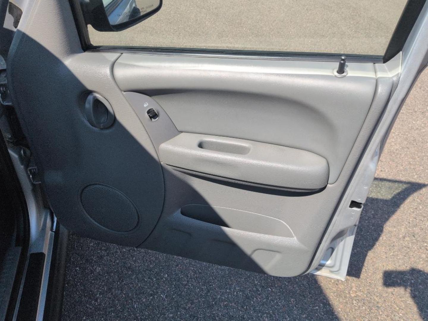 2007 SILVER Jeep Liberty Sport (1J4GL48K37W) with an V6, 3.7L (225 CID) engine, Automatic transmission, located at 10890 W. Colfax Ave., Lakewood, CO, 80215, (303) 274-7692, 39.739914, -105.120132 - Photo#18