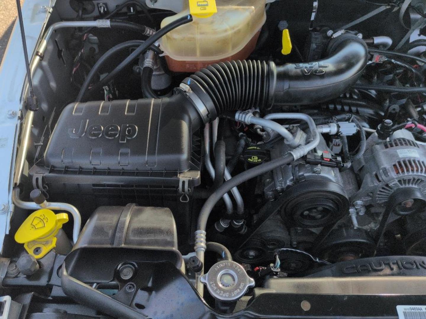 2007 SILVER Jeep Liberty Sport (1J4GL48K37W) with an V6, 3.7L (225 CID) engine, Automatic transmission, located at 10890 W. Colfax Ave., Lakewood, CO, 80215, (303) 274-7692, 39.739914, -105.120132 - Photo#25
