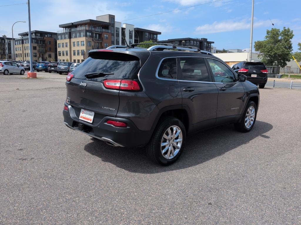 2015 GRAY Jeep Cherokee Limited (1C4PJMDS6FW) with an V6, 3.2L engine, Automatic transmission, located at 10890 W. Colfax Ave., Lakewood, CO, 80215, (303) 274-7692, 39.739914, -105.120132 - Photo#4