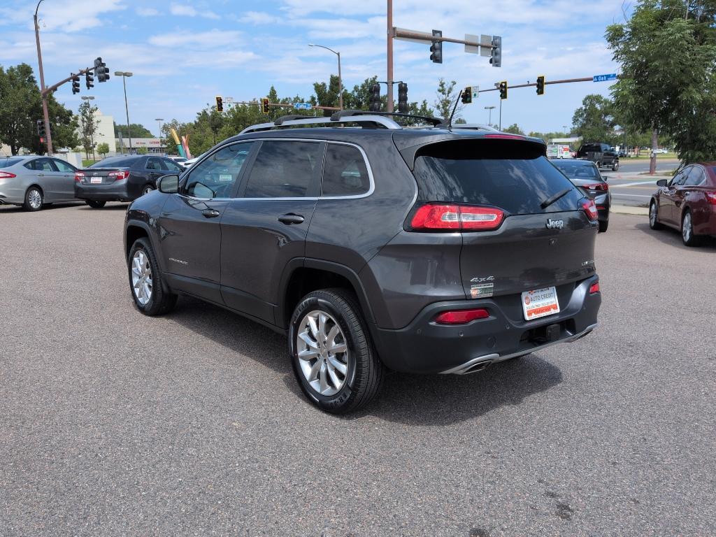 2015 GRAY Jeep Cherokee Limited (1C4PJMDS6FW) with an V6, 3.2L engine, Automatic transmission, located at 10890 W. Colfax Ave., Lakewood, CO, 80215, (303) 274-7692, 39.739914, -105.120132 - Photo#6
