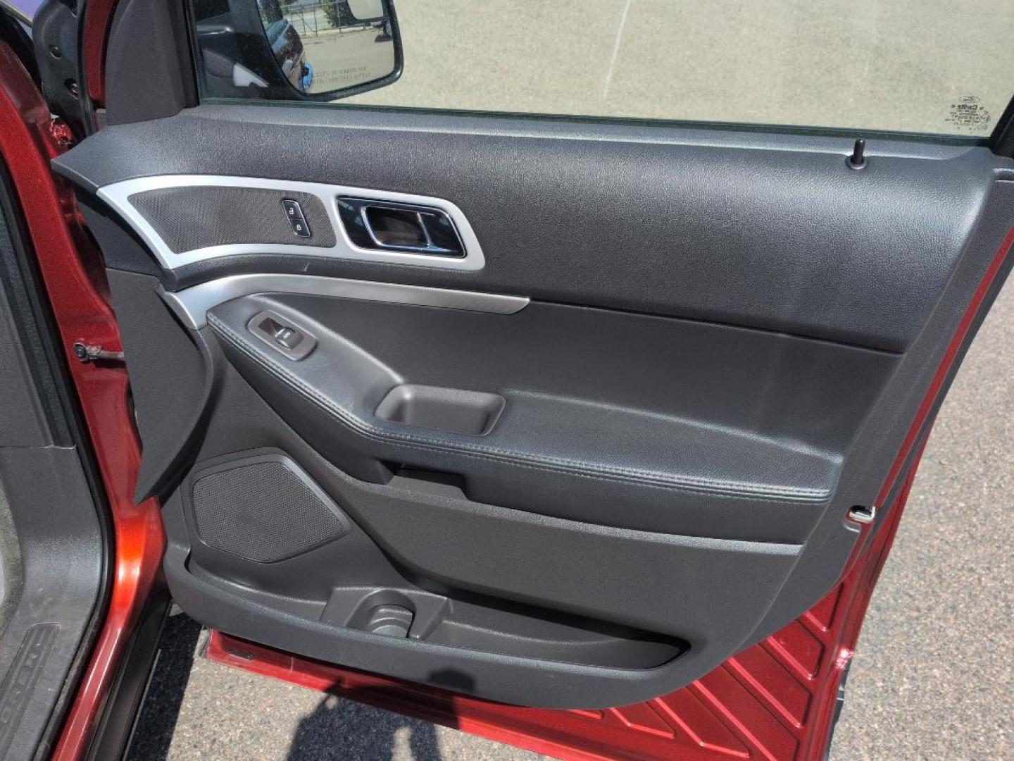 2014 RED Ford Explorer XLT (1FM5K8D86EG) with an V6, 3.5L engine, Automatic transmission, located at 10890 W. Colfax Ave., Lakewood, CO, 80215, (303) 274-7692, 39.739914, -105.120132 - Photo#17