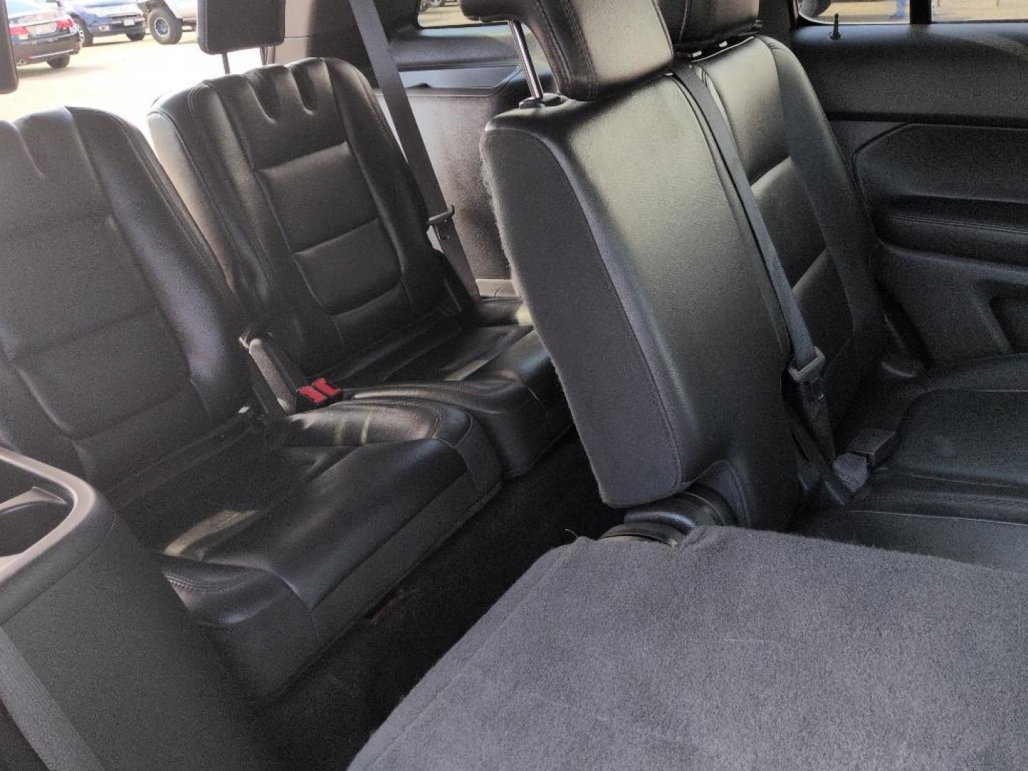2014 RED Ford Explorer XLT (1FM5K8D86EG) with an V6, 3.5L engine, Automatic transmission, located at 10890 W. Colfax Ave., Lakewood, CO, 80215, (303) 274-7692, 39.739914, -105.120132 - Photo#23