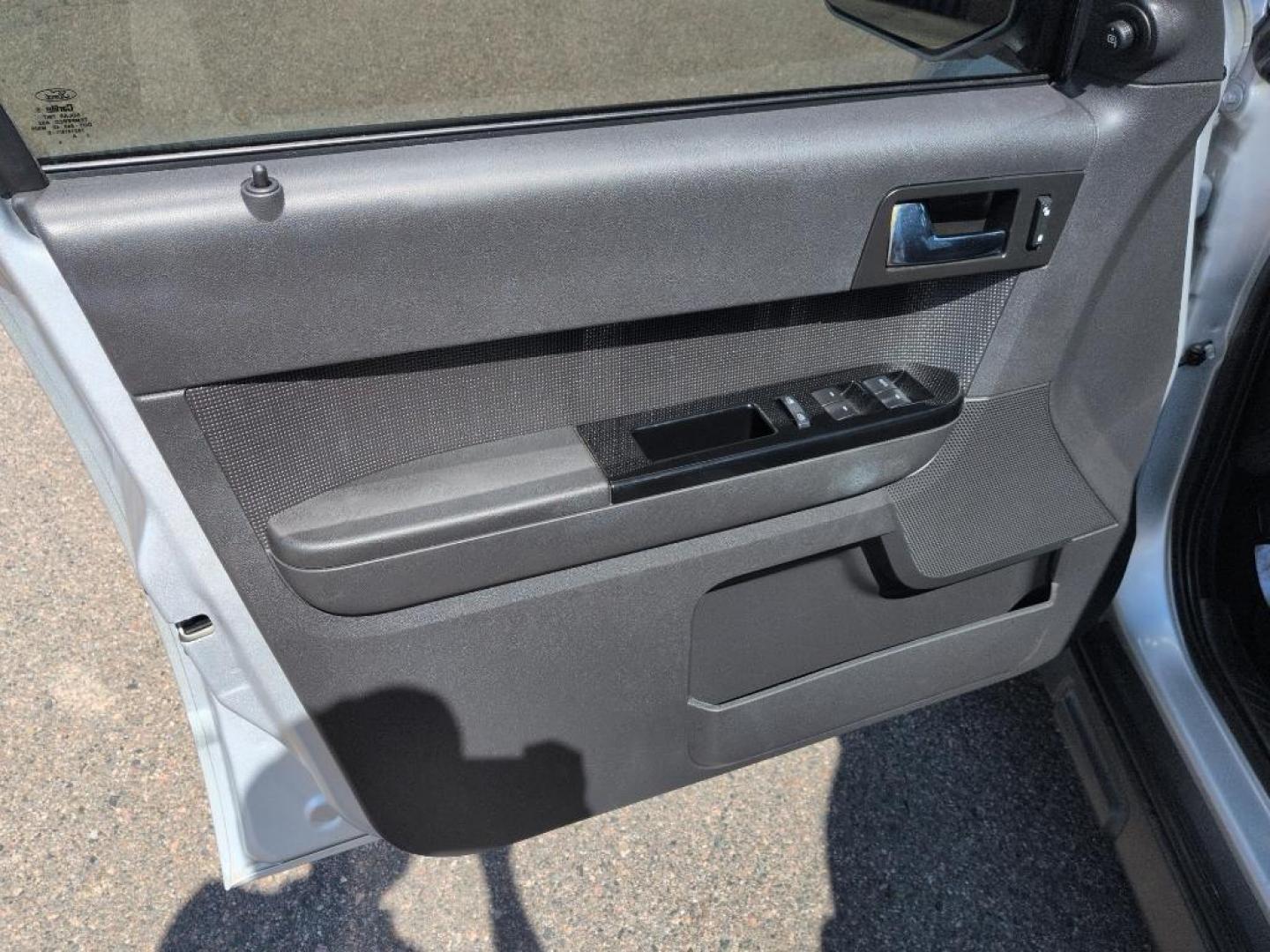 2012 SILVER Ford Escape Limited (1FMCU9EG0CK) with an V6, 3.0L engine, Automatic transmission, located at 10890 W. Colfax Ave., Lakewood, CO, 80215, (303) 274-7692, 39.739914, -105.120132 - Photo#8