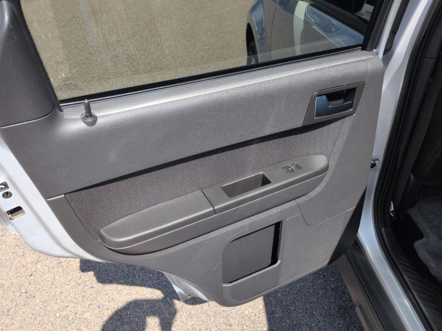 2012 SILVER Ford Escape Limited (1FMCU9EG0CK) with an V6, 3.0L engine, Automatic transmission, located at 10890 W. Colfax Ave., Lakewood, CO, 80215, (303) 274-7692, 39.739914, -105.120132 - Photo#18