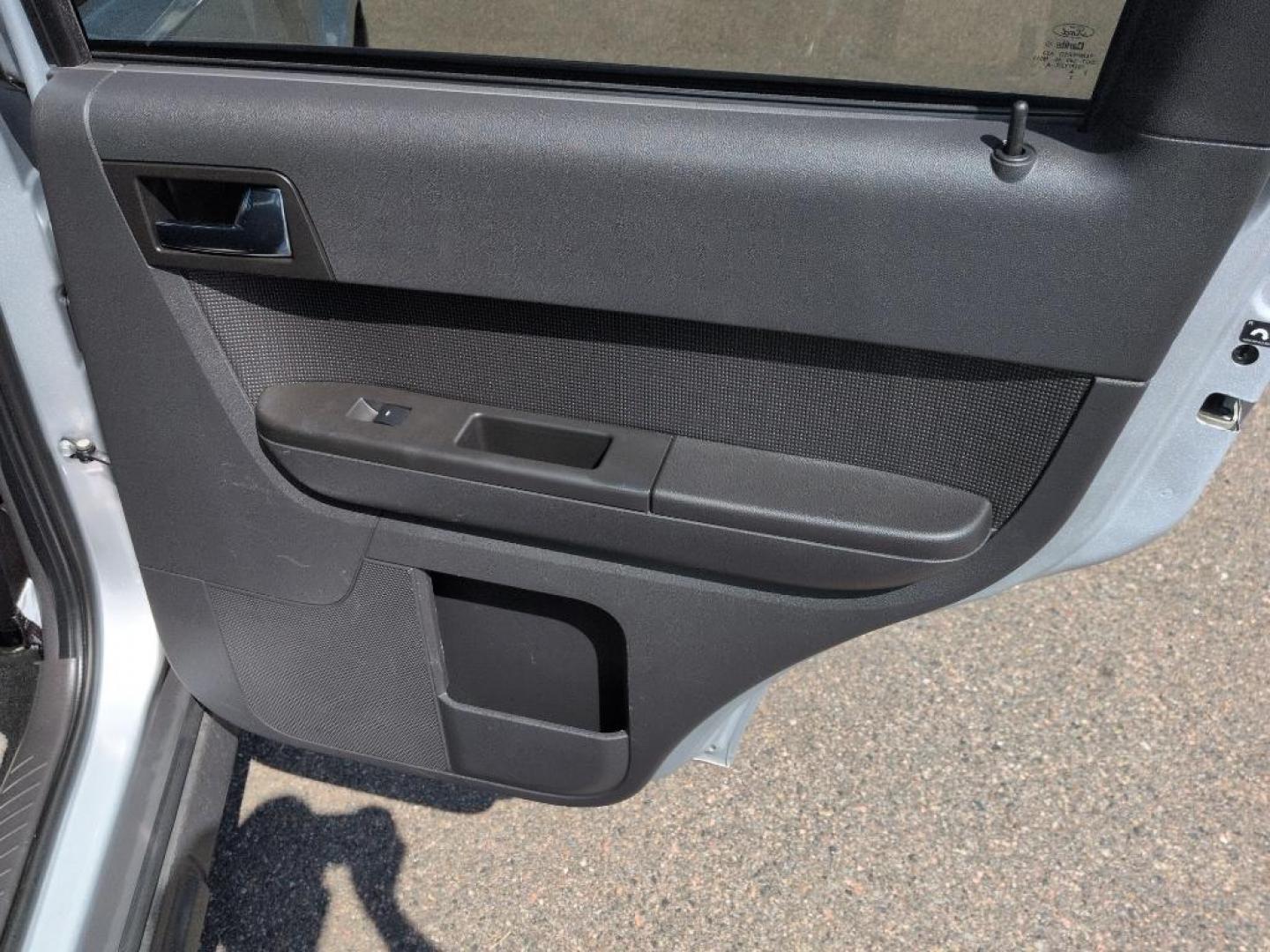 2012 SILVER Ford Escape Limited (1FMCU9EG0CK) with an V6, 3.0L engine, Automatic transmission, located at 10890 W. Colfax Ave., Lakewood, CO, 80215, (303) 274-7692, 39.739914, -105.120132 - Photo#23