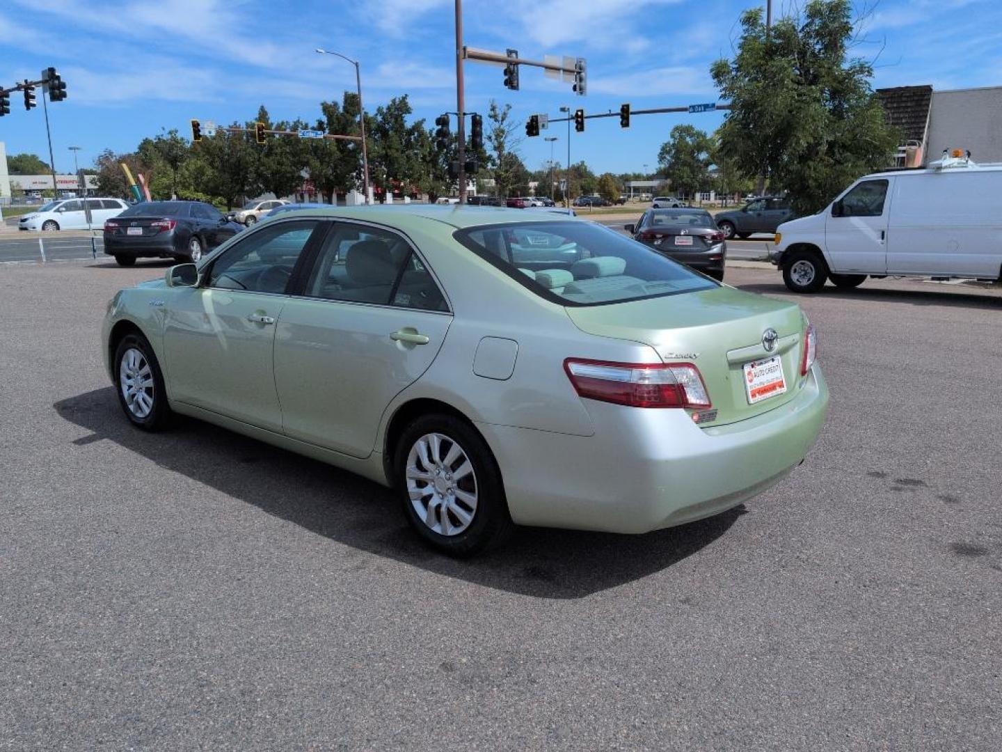 2009 GREEN Toyota Camry Hybrid (4T1BB46K99U) with an 4 Cyl, 2.4L engine, Automatic transmission, located at 10890 W. Colfax Ave., Lakewood, CO, 80215, (303) 274-7692, 39.739914, -105.120132 - Photo#6