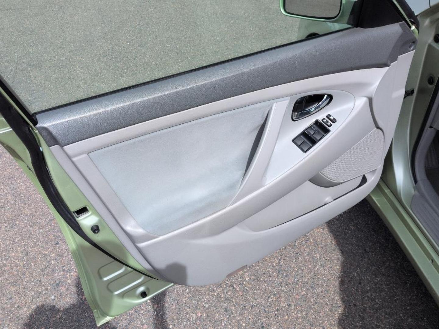 2009 GREEN Toyota Camry Hybrid (4T1BB46K99U) with an 4 Cyl, 2.4L engine, Automatic transmission, located at 10890 W. Colfax Ave., Lakewood, CO, 80215, (303) 274-7692, 39.739914, -105.120132 - Photo#8