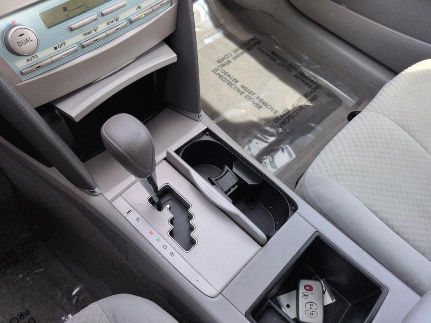 2009 GREEN Toyota Camry Hybrid (4T1BB46K99U) with an 4 Cyl, 2.4L engine, Automatic transmission, located at 10890 W. Colfax Ave., Lakewood, CO, 80215, (303) 274-7692, 39.739914, -105.120132 - Photo#13