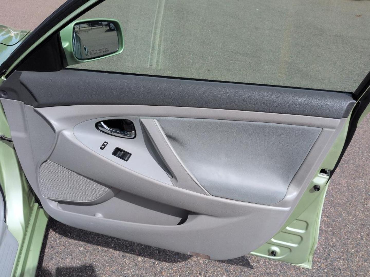 2009 GREEN Toyota Camry Hybrid (4T1BB46K99U) with an 4 Cyl, 2.4L engine, Automatic transmission, located at 10890 W. Colfax Ave., Lakewood, CO, 80215, (303) 274-7692, 39.739914, -105.120132 - Photo#17