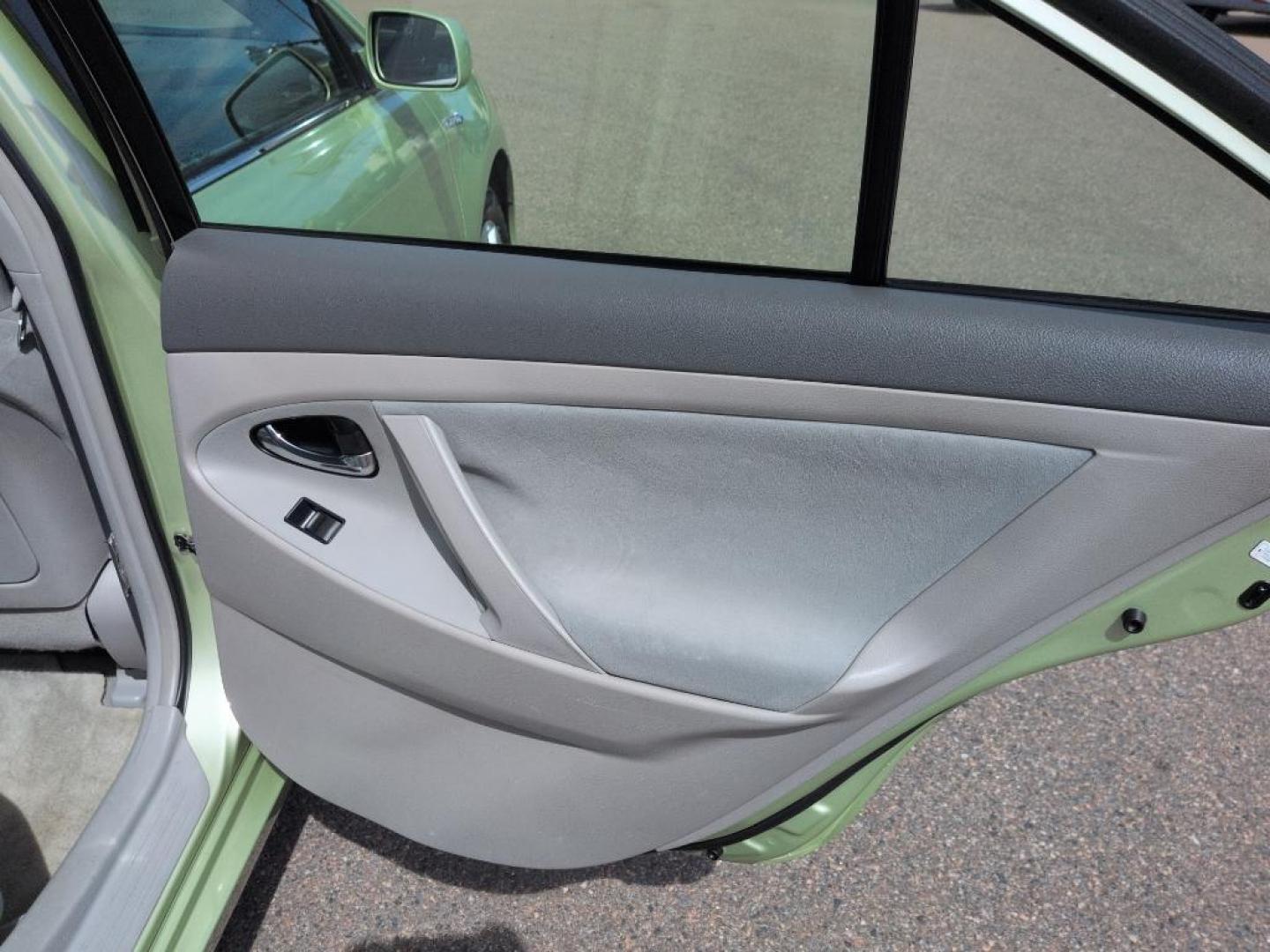 2009 GREEN Toyota Camry Hybrid (4T1BB46K99U) with an 4 Cyl, 2.4L engine, Automatic transmission, located at 10890 W. Colfax Ave., Lakewood, CO, 80215, (303) 274-7692, 39.739914, -105.120132 - Photo#19