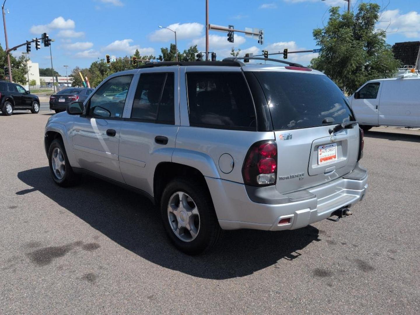 2008 SILVER Chevrolet TrailBlazer LT2 4WD (1GNDT13S882) with an 6 Cyl, 4.2L engine, Automatic transmission, located at 10890 W. Colfax Ave., Lakewood, CO, 80215, (303) 274-7692, 39.739914, -105.120132 - Photo#6