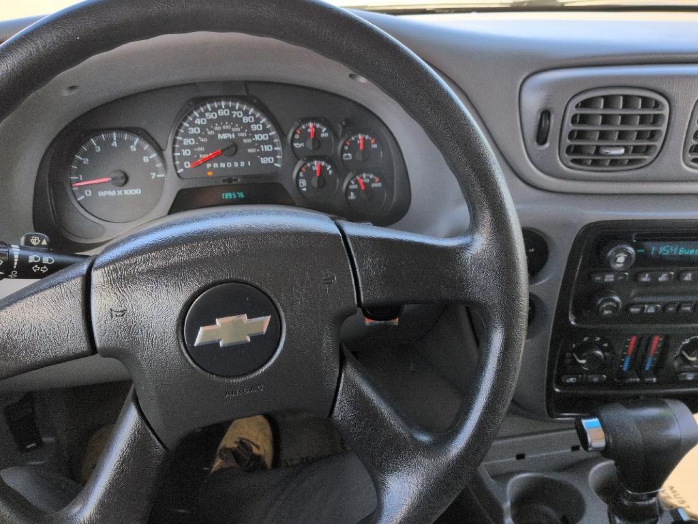 2008 SILVER Chevrolet TrailBlazer LT2 4WD (1GNDT13S882) with an 6 Cyl, 4.2L engine, Automatic transmission, located at 10890 W. Colfax Ave., Lakewood, CO, 80215, (303) 274-7692, 39.739914, -105.120132 - Photo#10