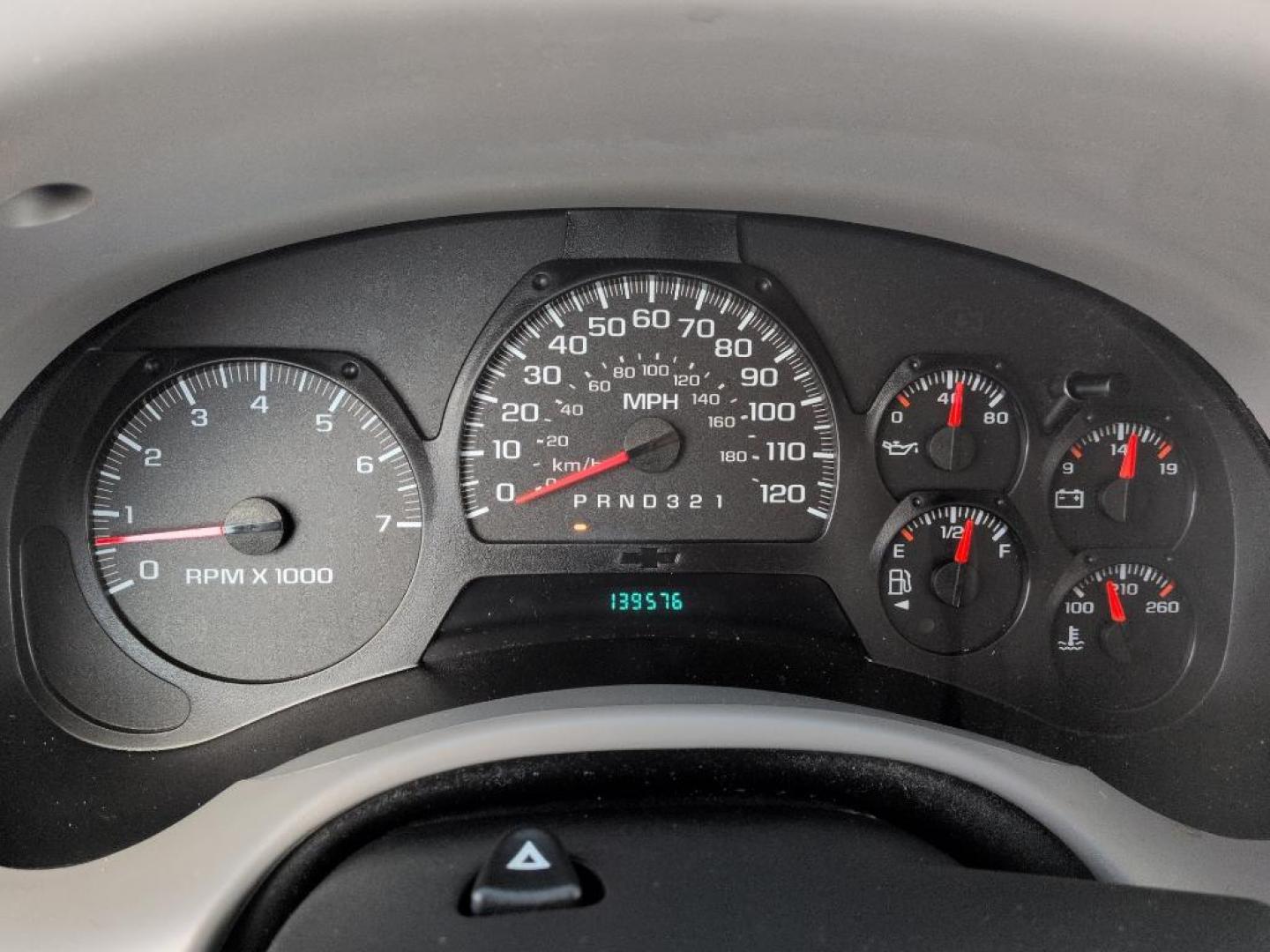 2008 SILVER Chevrolet TrailBlazer LT2 4WD (1GNDT13S882) with an 6 Cyl, 4.2L engine, Automatic transmission, located at 10890 W. Colfax Ave., Lakewood, CO, 80215, (303) 274-7692, 39.739914, -105.120132 - Photo#11