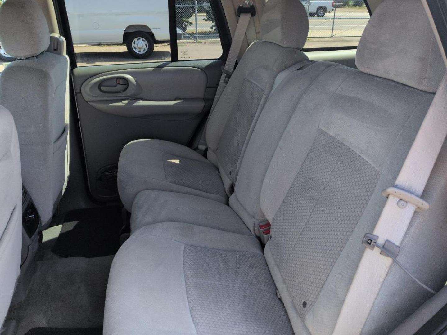 2008 SILVER Chevrolet TrailBlazer LT2 4WD (1GNDT13S882) with an 6 Cyl, 4.2L engine, Automatic transmission, located at 10890 W. Colfax Ave., Lakewood, CO, 80215, (303) 274-7692, 39.739914, -105.120132 - Photo#15