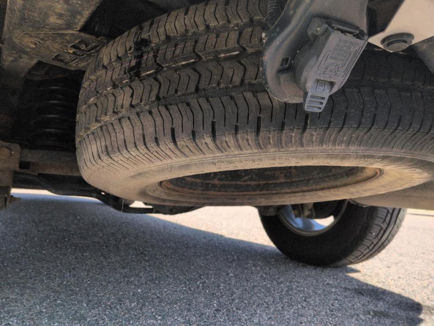 2008 SILVER Chevrolet TrailBlazer LT2 4WD (1GNDT13S882) with an 6 Cyl, 4.2L engine, Automatic transmission, located at 10890 W. Colfax Ave., Lakewood, CO, 80215, (303) 274-7692, 39.739914, -105.120132 - Photo#21