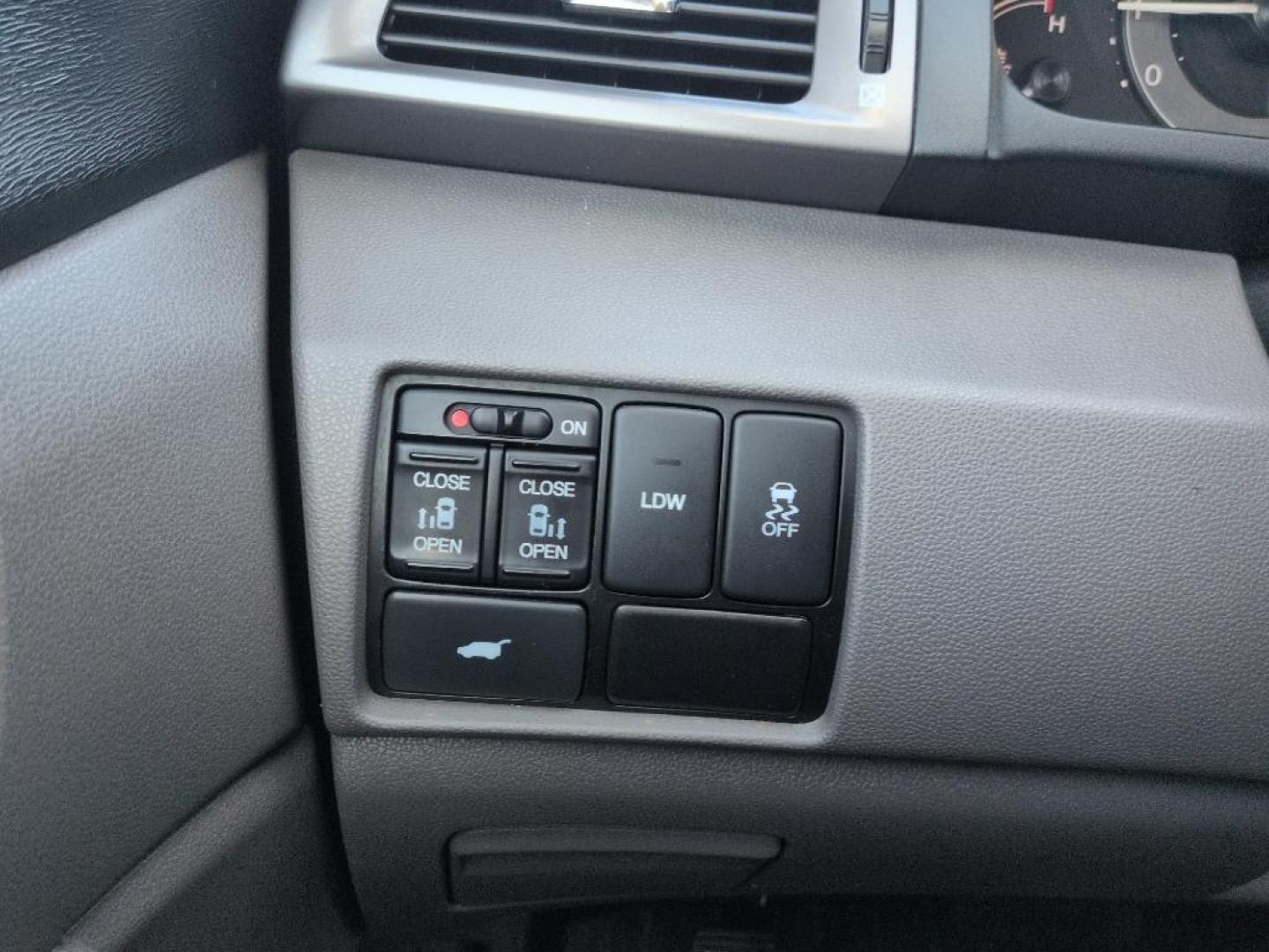 2014 GRAY Honda Odyssey EX-L (5FNRL5H65EB) with an V6, 3.5L engine, Automatic transmission, located at 10890 W. Colfax Ave., Lakewood, CO, 80215, (303) 274-7692, 39.739914, -105.120132 - Photo#12