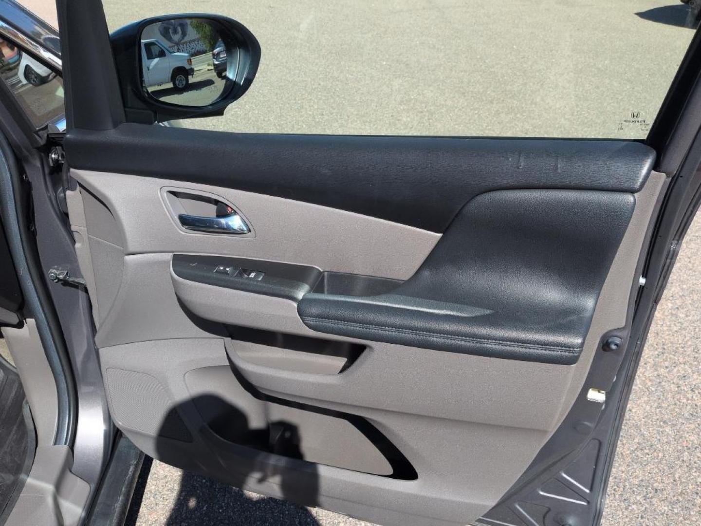 2014 GRAY Honda Odyssey EX-L (5FNRL5H65EB) with an V6, 3.5L engine, Automatic transmission, located at 10890 W. Colfax Ave., Lakewood, CO, 80215, (303) 274-7692, 39.739914, -105.120132 - Photo#16