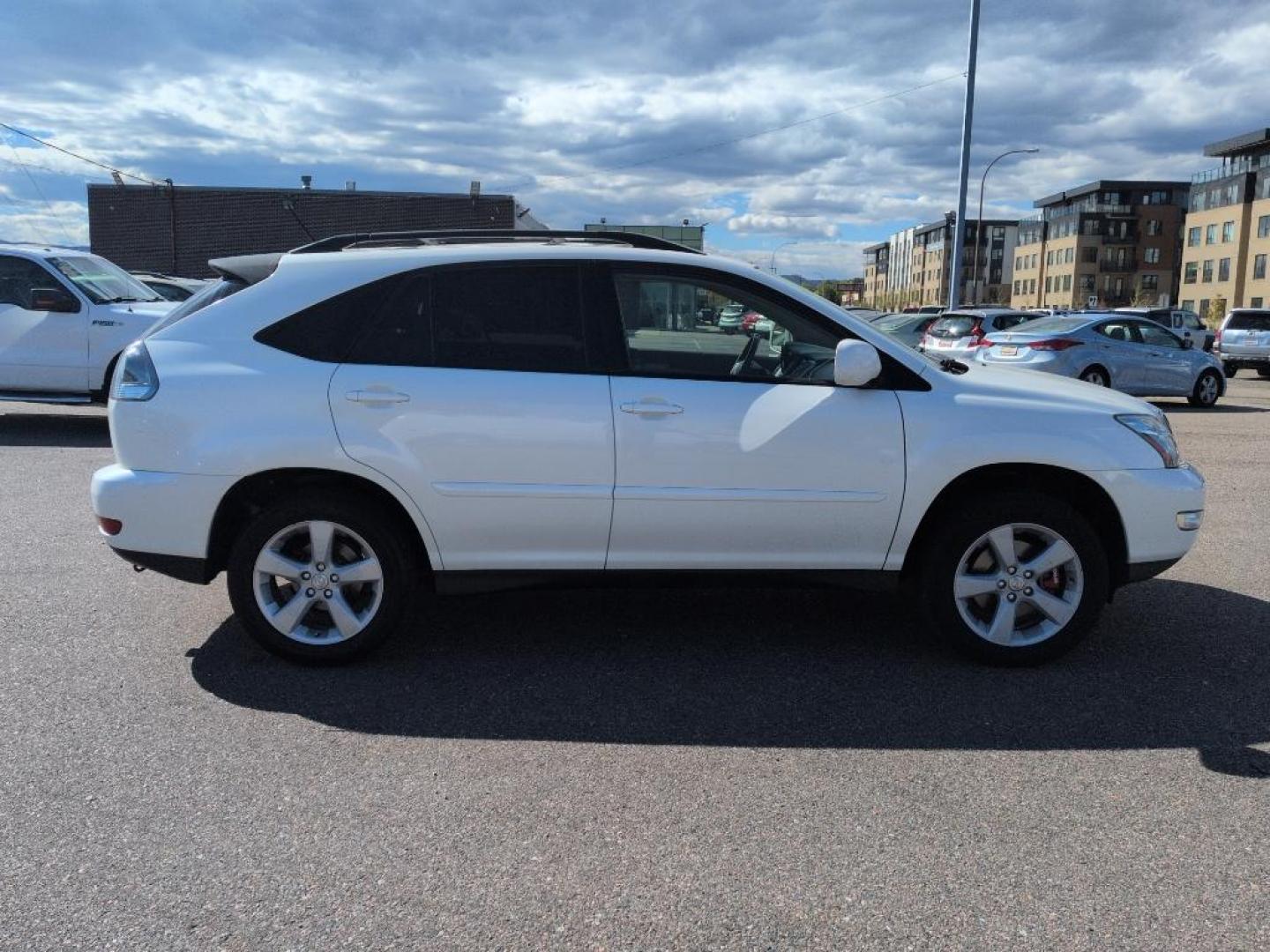2004 WHITE Lexus RX 330 Base (JTJHA31U540) with an V6, 3.3L engine, Automatic transmission, located at 10890 W. Colfax Ave., Lakewood, CO, 80215, (303) 274-7692, 39.739914, -105.120132 - Photo#3